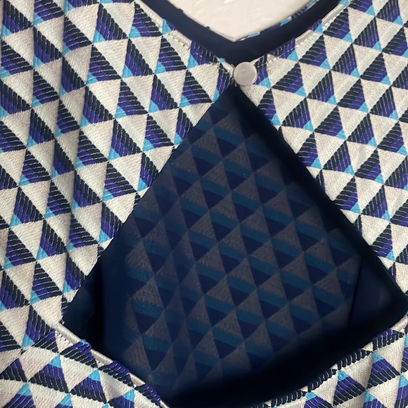 HD in Paris Anthropologie Navy Geo Embroidered Cropped Top - Picture 4 of 7